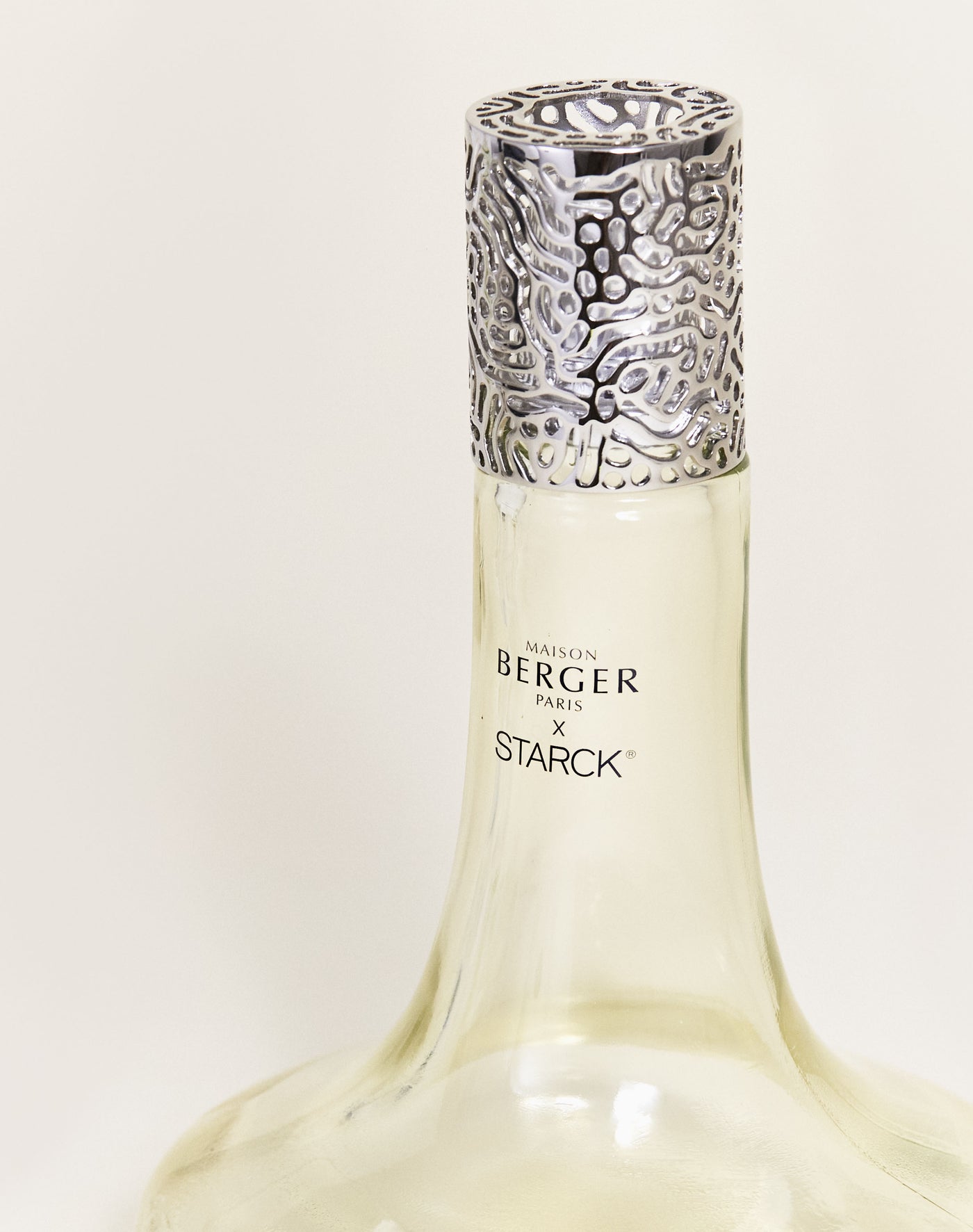 Starck Green with Peau D’Ailleurs Lampset