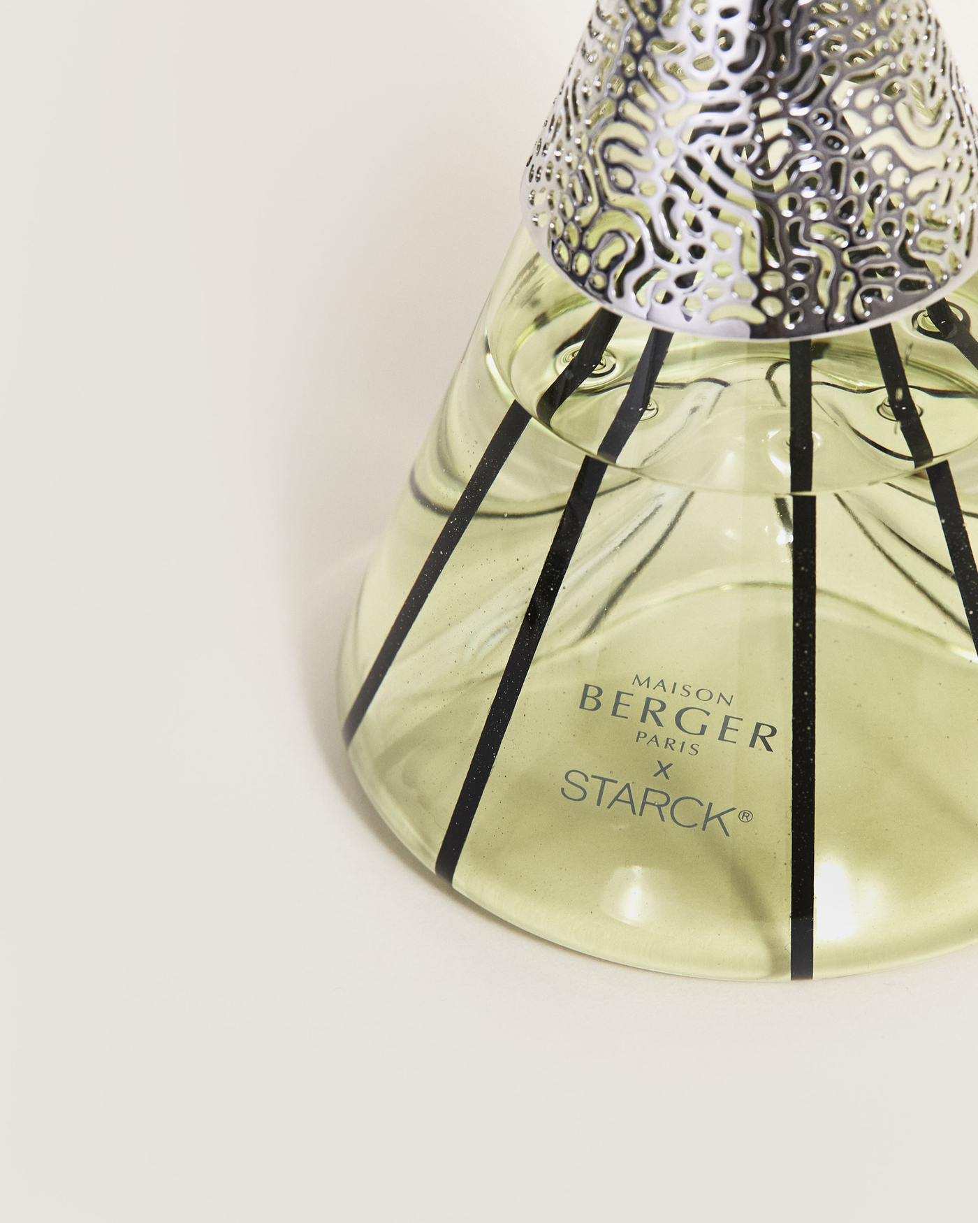 Starck Green with Peau d’Ailleurs Scented Bouquet