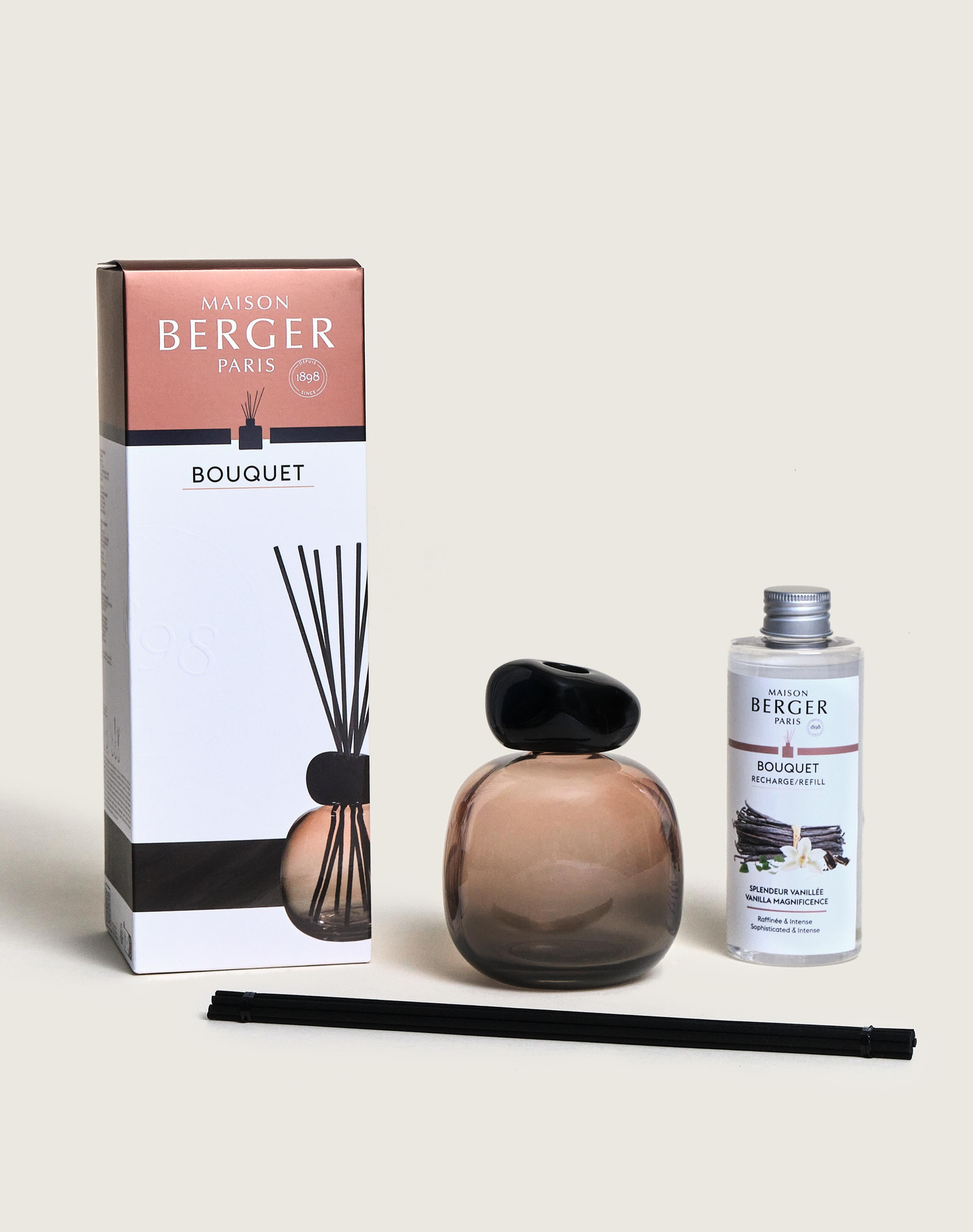 Mineral Nude Black Vanilla Magnificence Scented Bouquet Gift Set