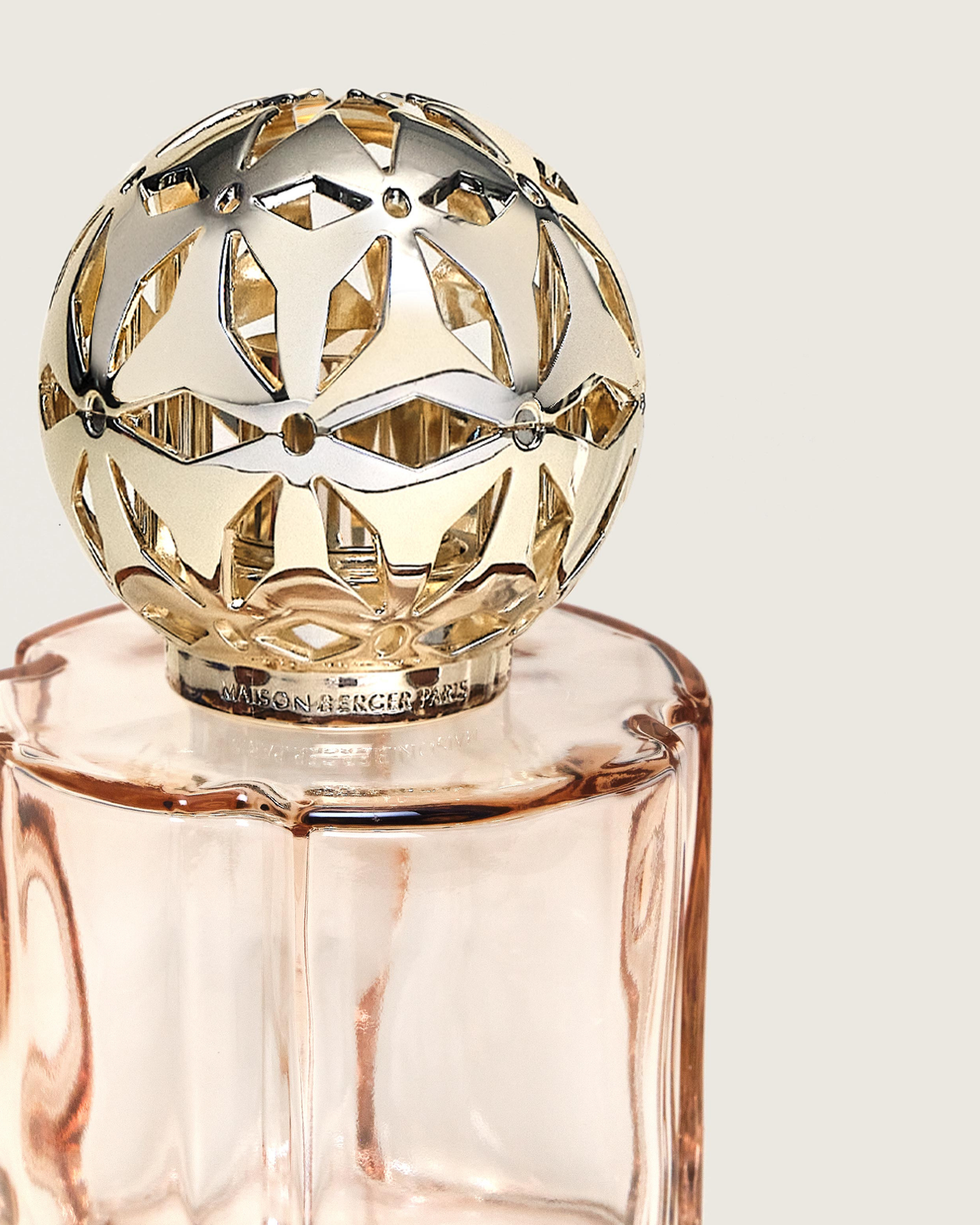 Pomelis Nude Lampset